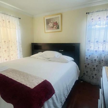 Minutes From Jfk, Beautiful Home With Peaceful, Cosy, Private Room New York Buitenkant foto