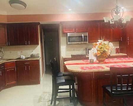 Minutes From Jfk, Beautiful Home With Peaceful, Cosy, Private Room New York Buitenkant foto
