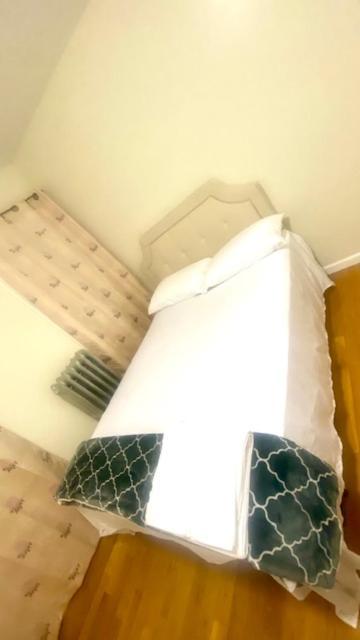 Minutes From Jfk, Beautiful Home With Peaceful, Cosy, Private Room New York Buitenkant foto