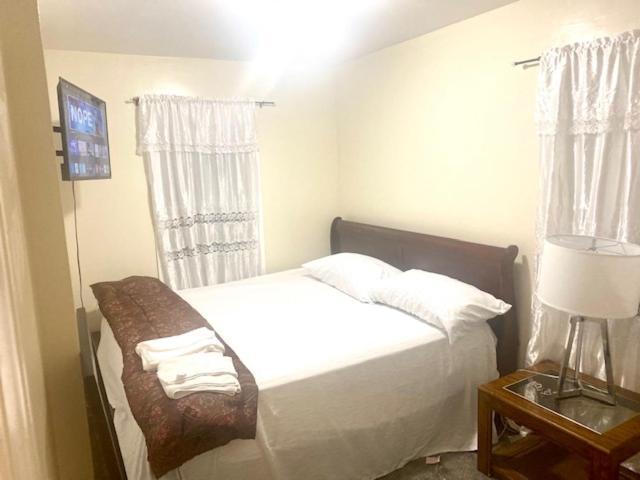 Minutes From Jfk, Beautiful Home With Peaceful, Cosy, Private Room New York Buitenkant foto